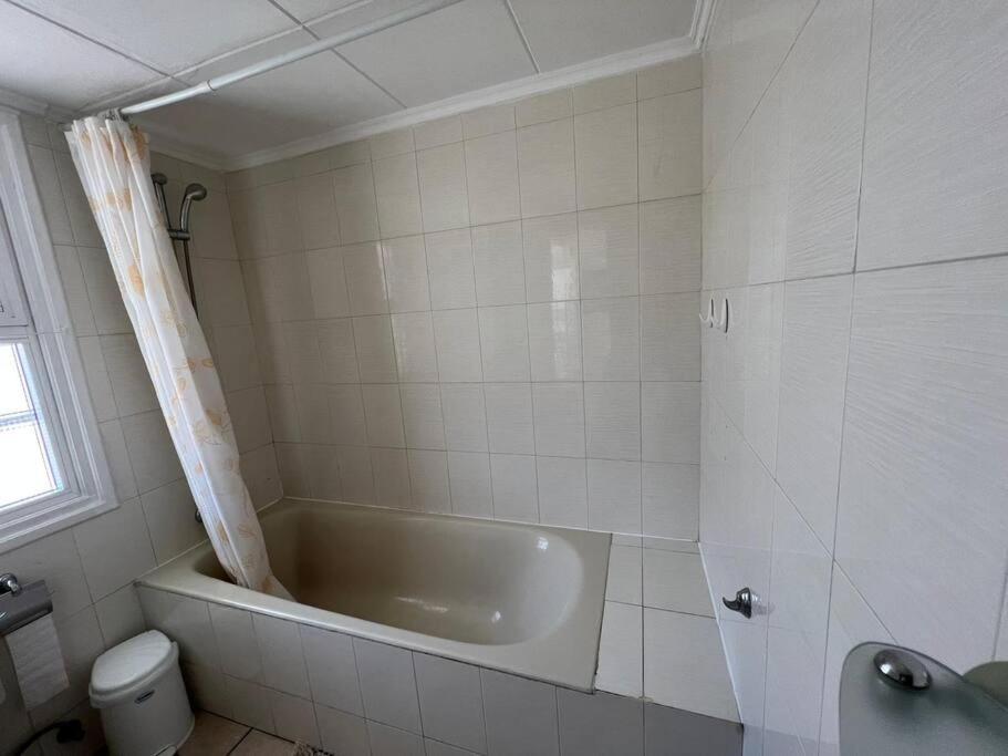 The Best Prime Location Lovely 1 Bedroom Apartment Paphos Ngoại thất bức ảnh
