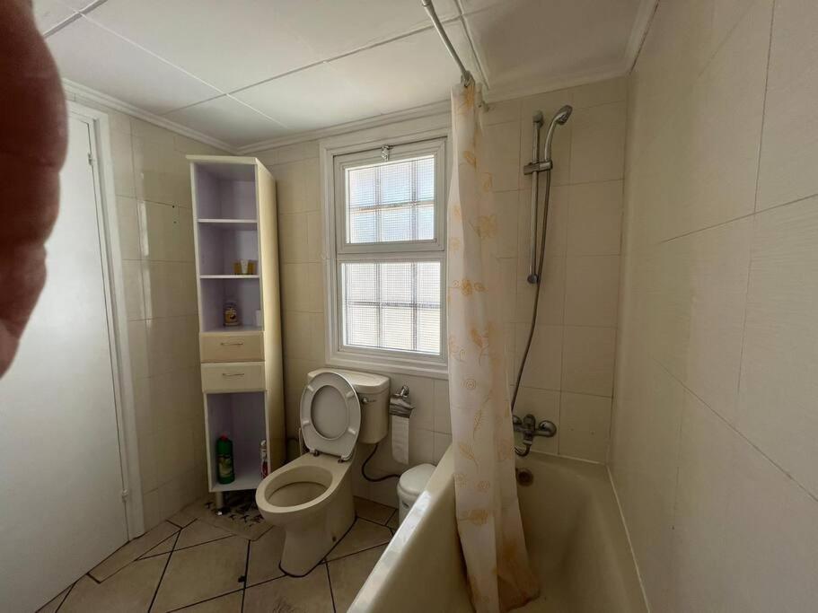 The Best Prime Location Lovely 1 Bedroom Apartment Paphos Ngoại thất bức ảnh